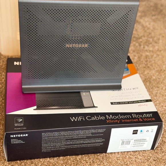 netgear gray WiFi Cable Modem Router Combo - Picture 3 of 3